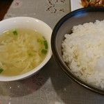 華陽麺坊 - ご飯（中）＋スープ