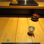 旬鮮彩鮨　豊のはなれ - 鮨に入ります