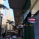 Spitfire - テラス席