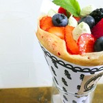 クレープリー チロル - 4種のフレッシュベリー＆レアチーズ