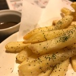 酒菜家 ペッシェロッソ - フライドポテトBPS(Black Pepper Source)