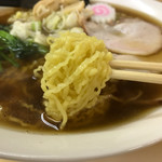 なつかしの味 支那そば - 噂の超縮れ麺