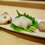 鮨 大門 - ［2017/07］酒肴① みずだこの三種盛り(吸盤＋わさび醤油、塩レモン、番茶炊き＋柚子胡椒)