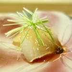 鮨 大門 - ［2017/07］酒肴③ ひらめ 卵黄とからしのソース