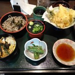 花満円 - 料理写真:色々オカズあってお得