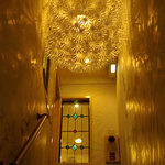 クゥーチャイ - お店は２階なのです。