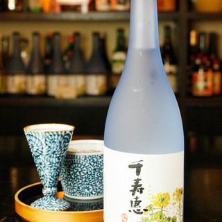 千葉県の地酒をはじめ、種類豊富な焼酎なども取り揃えております