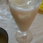 ミランアジアンキッチン - インドカレーと言えばラッシー。甘くてまろやか。