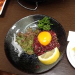 炭火焼肉 寿月 - 桜ユッケですね
