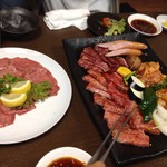 炭火焼肉 寿月 - 月盛り×２と塩タン追加