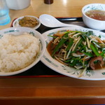 来来軒 - ニラレバ炒め定食650円