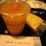 DEAN & DELUCA CAFES 羽田 - トリプルシトラスジュース＆レモンポピーブレッド