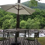 森の神話 - 渓流テラス