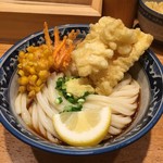 釜たけ流 うめだ製麺所 - イカ天ぶっかけ冷830円