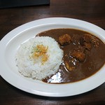 王様カレー 伽哩工房 コトコト - 洒落た感じのビーフカレー、1辛増しで1,020円