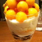 ミルク&パフェ よつ葉ホワイトコージ - 