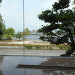 ティーラウンジ スパークル - 店内から見た信濃川の風景