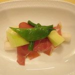 季節のホワイトアスパラガス パルマ産生ハム添え