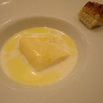 トウモロコシのパンナコッタ イタリア産ゴルゴンゾーラチーズのソース