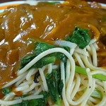ロメスパには不可欠の小松菜にカレールウがドバ