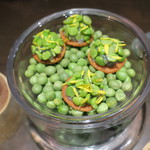 sincere - イワシのリエットの揚げじゃが包み、キスのトースト 茄子とトマト オリーブのピュレ、ホタルイカと木の芽 イカスミのスポンジ乗せ、桜海老のサブレ グリンピースと菊の花と、ブーダン・ノワールのホットドッグ5