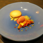 sincere - バニラのスフレ 苺のアイス バナナのコンポート1