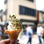 箔一 東山店 - 金箔のかがやきソフトクリーム