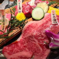 但馬屋 心斎橋 - 盛り付けはさすが色鮮やかで美しい