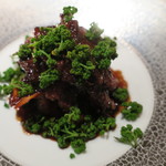 エクアトゥール - 和牛のハラミとオマール海老のポワレ 花山椒を散らして2