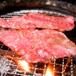 炭焼 金竜山 - 中カルビ