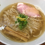 鯵煮干の塩そば(800円)