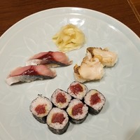 鮨政 西口店 - 鉄火巻き＆しめさば＆貝類の何か