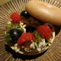 六雁 - ベリーの白和え最中