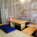 お料理 とみやま - テーブル席