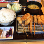 Kushikatsu Teppan Izakaya Kushi Wakamaru - 串カツランチ853円ご飯大盛
                        駐車場は有料？