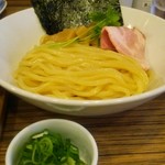 麺屋さくら - 麺アップ❤
      かなり太麺です