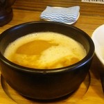 麺屋さくら - つけ汁
      グツグツ煮えてます