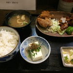 Kushibou - 黒酢の酢豚定食。作りたての熱々。600円はお値打ちです。