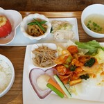 ナチュラルカフェ 四つ葉のクローバー - 