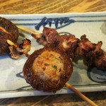 串坊主 - 肉詰め椎茸(醤油） 190円 ハツモト 120円