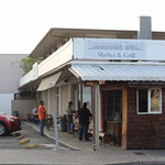 Diamond Head Market & Grill - 