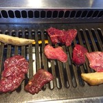 焼肉大臣苑 - ハラミなど焼き焼き