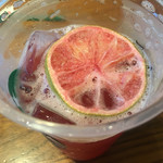 スターバックス・コーヒー - シェイクンウォーターメロン&パッションティー short390円にはライムが入っています