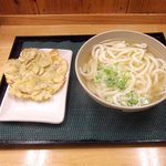 うどんの川上家 - うどん（大）とごぼう天です。