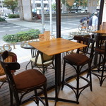 ザ リタ コーヒー - ☆ハイチェアの窓際席(*^。^*)☆