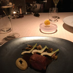 ベージュ アラン・デュカス 東京 - 