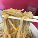 ラーメン二郎 - 黄身が絡んだ麺を啜る多幸感…