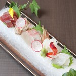 Directly delivered from Tsukiji! Assortment of five sashimi dishes