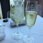 THIERRY MARX dining - 左がノンアル、右がシャンパン。