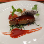 Khao - Pan fried foie gras with spicy herb salad and rice cracker